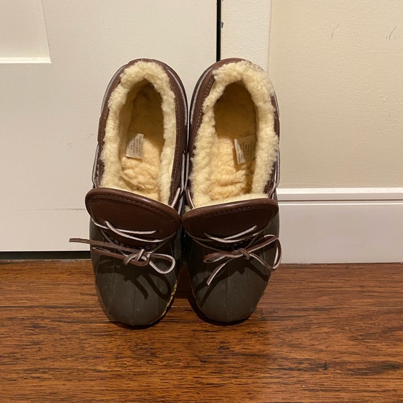L.L. Bean Shearling Lined Low Bean Boots / Moccasins - Picture 6 of 6